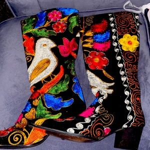 Black boots with designs